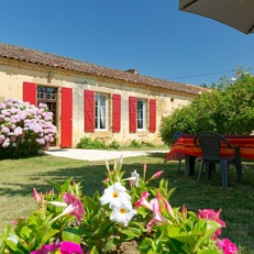 Stay in the Gascony vineyards - France